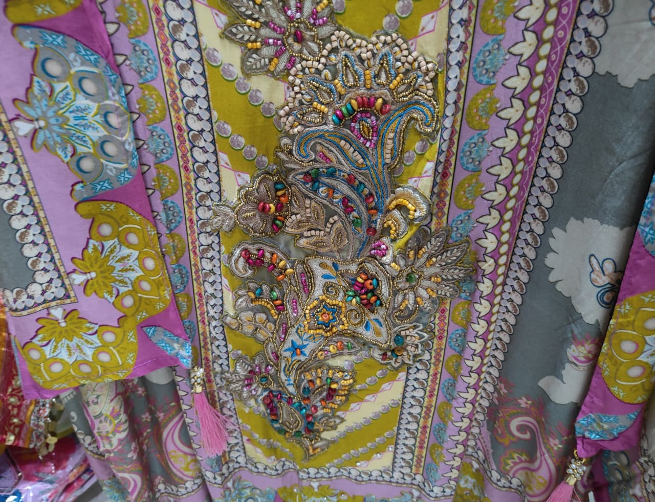 UNSTITCHED 3-PIECE SUIT – MASLIN COLLECTION